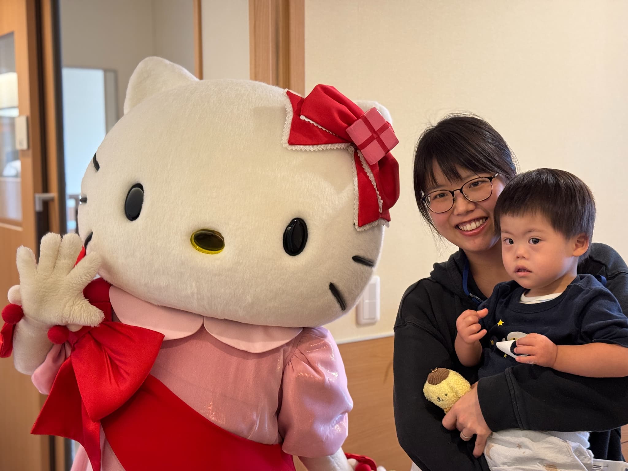 足立病院　キティちゃん　マスコット Yahoo!オークション - 非売品 足立病院×ハローキティコラボ